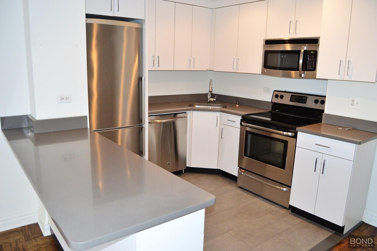Primary Photo - 219 E 69th St