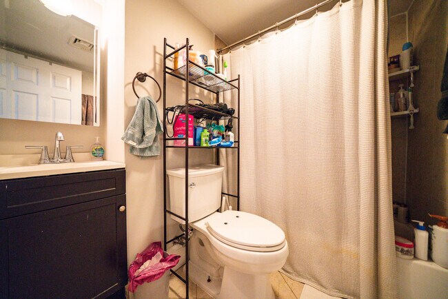 Foto del edificio - 719 Parker St