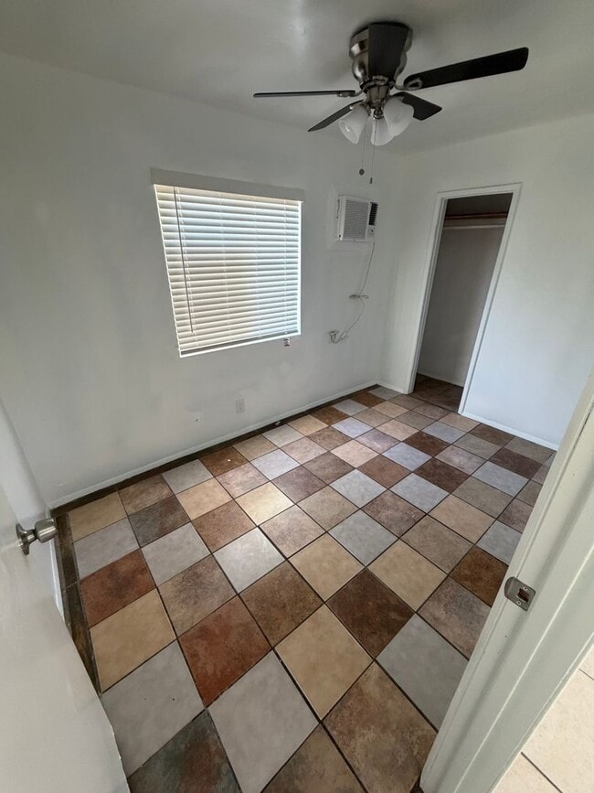 Building Photo - one-bedroom house in Delano - Schedule your tour now!