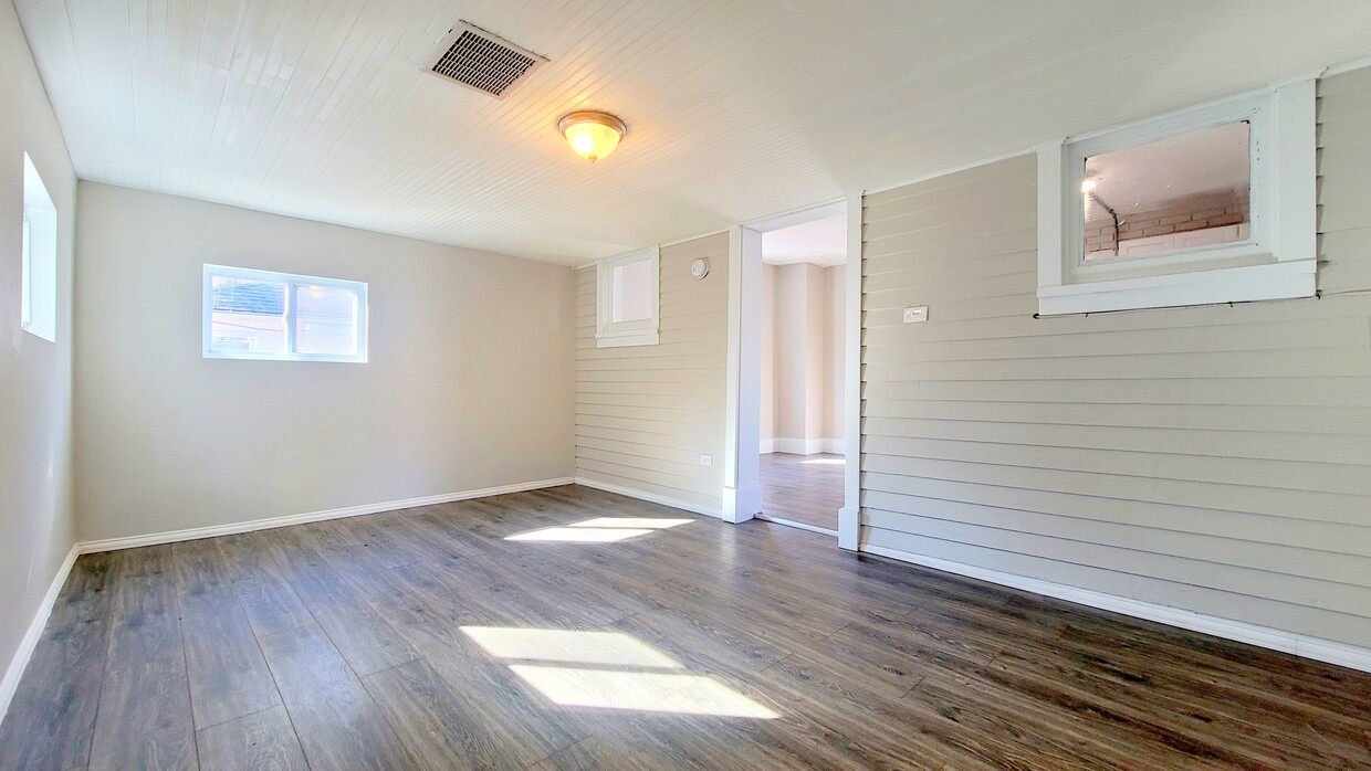 Living Room - 3988 Lake Ave