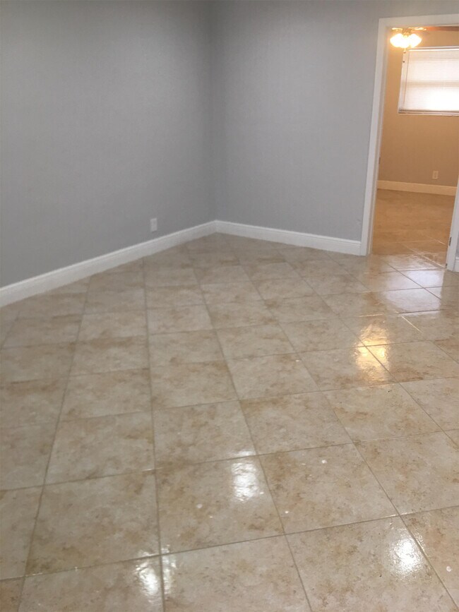 Foto del edificio - 215 SW 16th St