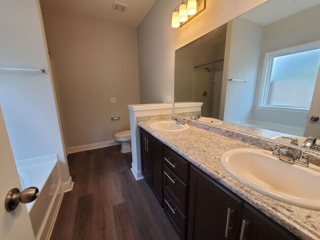 Building Photo - 436 Talmadge