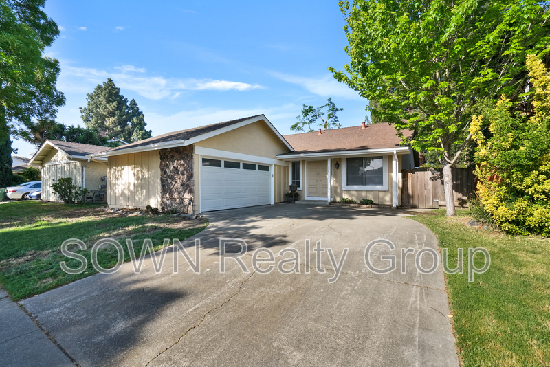 Foto principal - 36845 Reynolds Dr