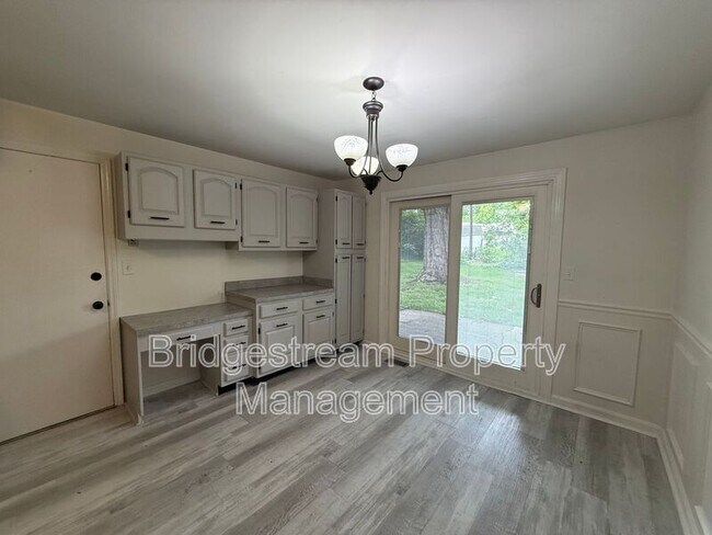 Foto del edificio - 4225 Fernbrook St