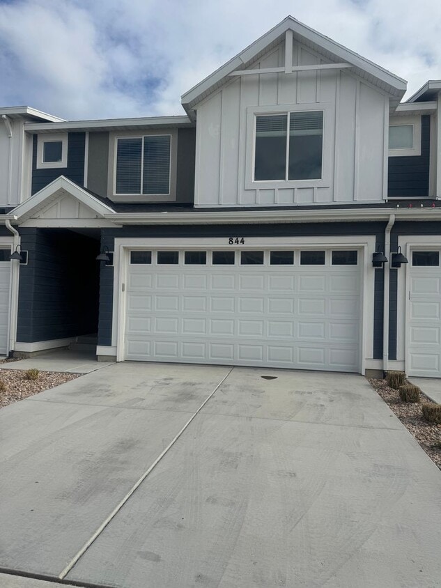 Primary Photo - Beautiful Lehi townhome for rent!