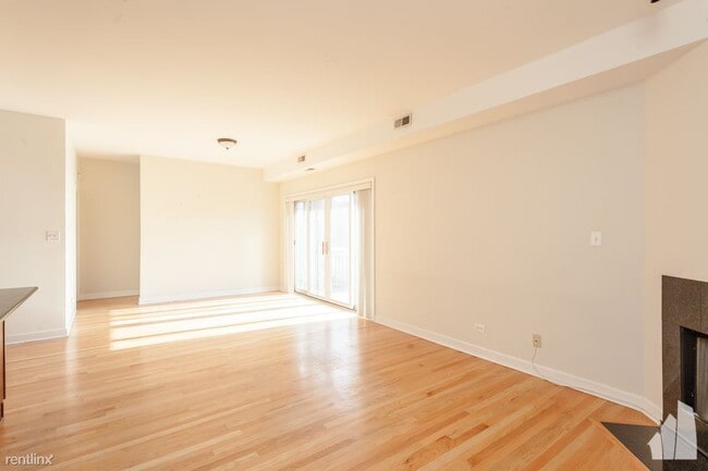 Foto del edificio - 2 br, 2 bath Condo - 2158 W Grand Ave # 2A