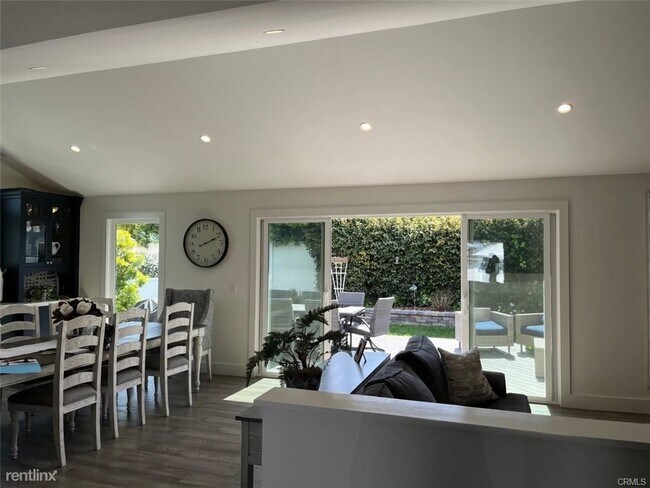 Building Photo - 3 br, 1.5 bath House - 5006 Paseo de las T...