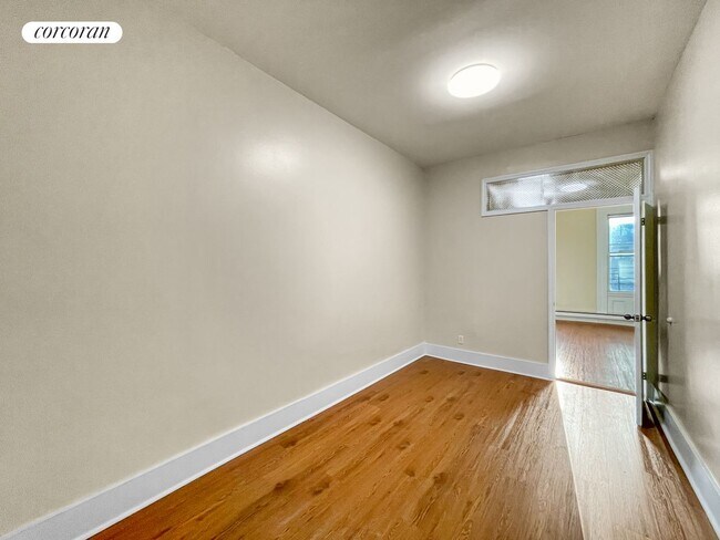 Foto del edificio - 533 Marcy Ave