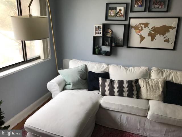 Foto principal - 2602 Tunlaw Rd NW