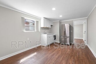 Building Photo - 325 54th Ave N