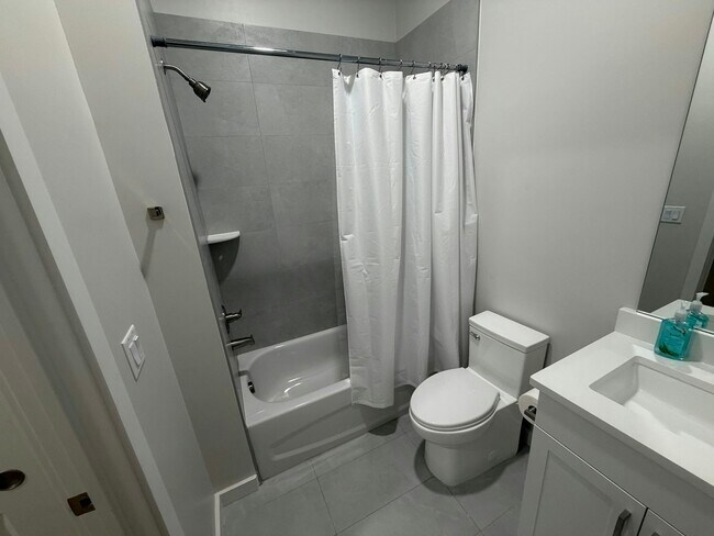 Foto del edificio - 821 16th St N