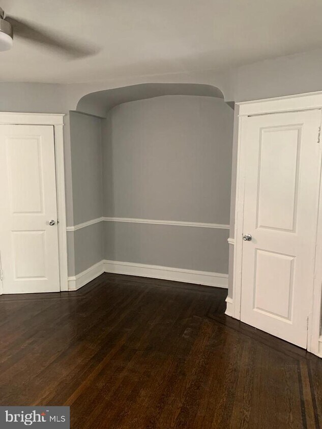 Foto principal - 5835 Woodcrest Ave