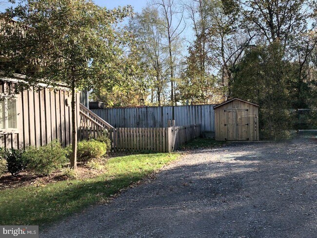 Foto del edificio - 1451 Double Gate Rd