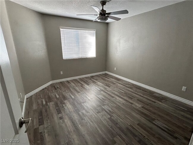 Building Photo - 6873 Tamarus St