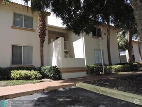 Building Photo - 19213 Glenmoor Dr