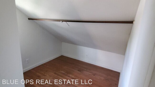 Building Photo - 1 br, 1 bath House - 825 1/2 Park Avenue