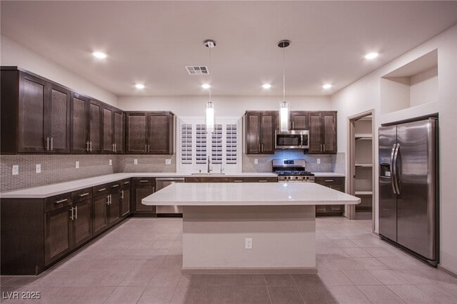 Foto del edificio - 8040 Haywood Estate Ave