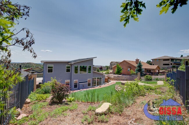 Foto del edificio - Wow, what a gorgeous house! 5 BR - 3 BA - ...