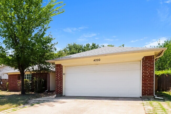 Foto del edificio - 4200 Cypress Springs Dr