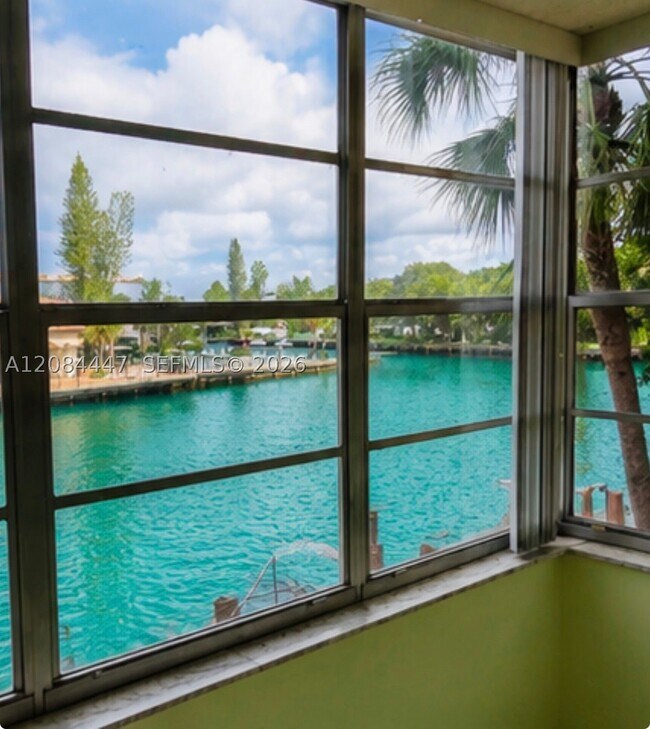 Foto del edificio - 2741 Taft St