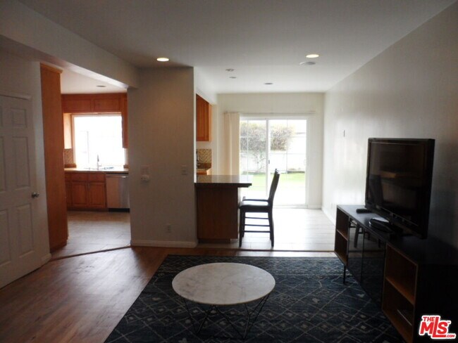 Foto del edificio - 12566 Woodbine St