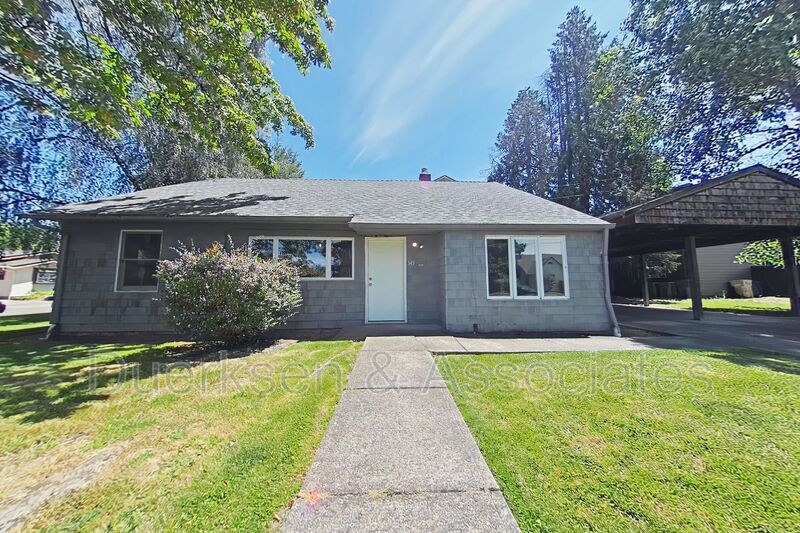 Primary Photo - 541 NW 18th St
