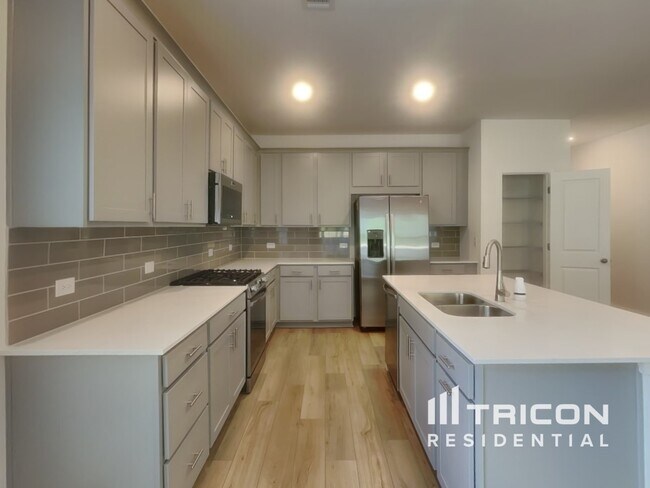 Building Photo - 84 Mayhaw Pt