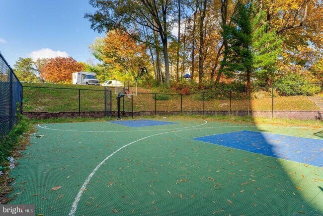 Building Photo - 1836 Metzerott Rd