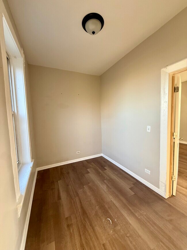 Foto del edificio - 1529 W 18th St