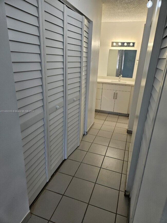 Foto del edificio - 6911 SW 129th Ave