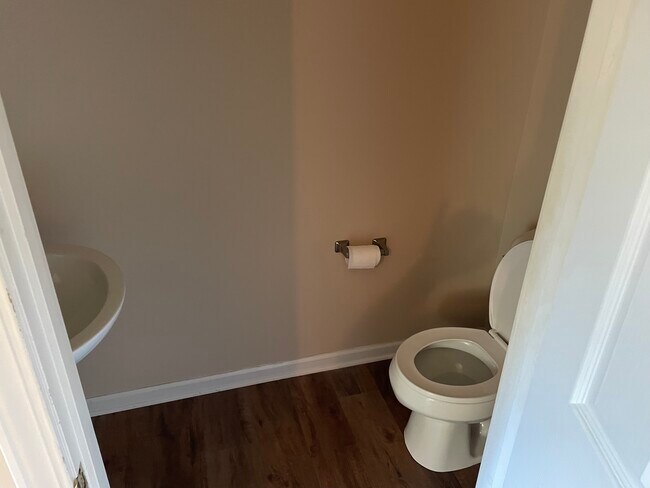 Building Photo - 303 Noble St