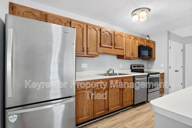 Building Photo - 3701-377D Cotswold Terrace