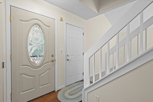 Building Photo - 31112 Columbia Dr