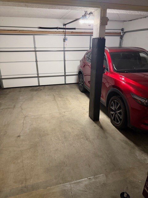 Building Photo - 2611 Ruhland Ave