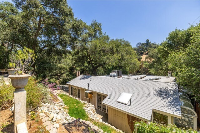 Foto del edificio - 4566 Lower Live Oak Canyon Rd