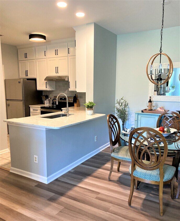 Foto principal - 1600 Long Grove Dr
