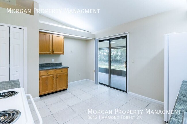 Foto del edificio - 8642 Hammond Forest Dr