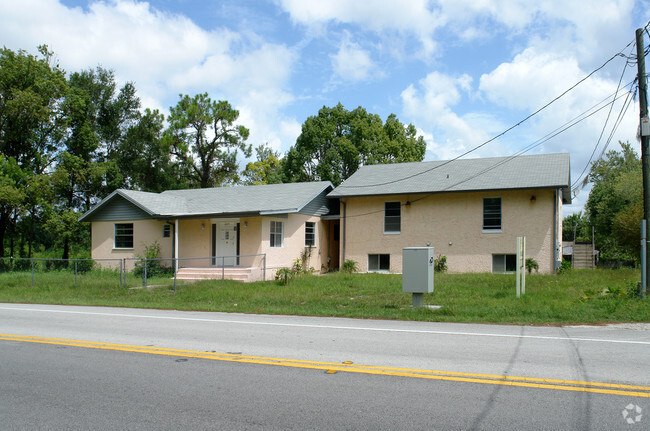 Building Photo - 1825 E New York Ave