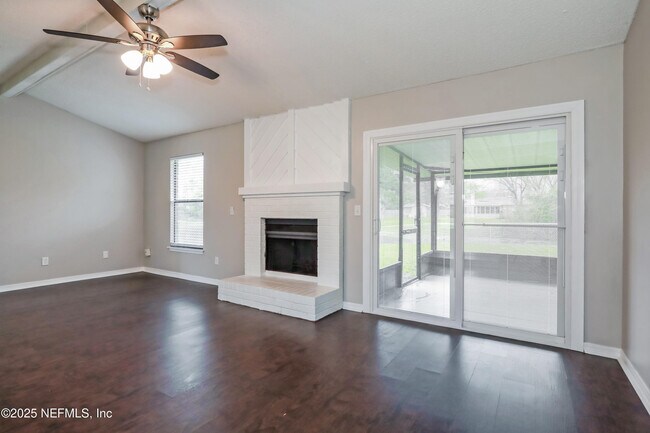 Building Photo - 1677 Farm Way