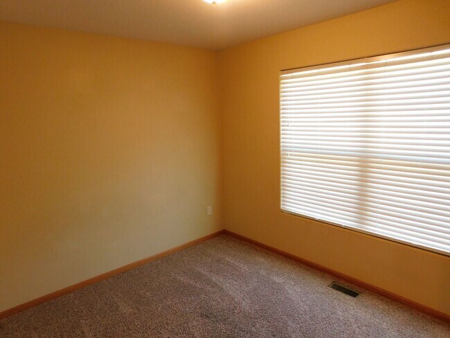 Foto del edificio - Freshly updated 3 Bedroom, 2 Bathroom Home...