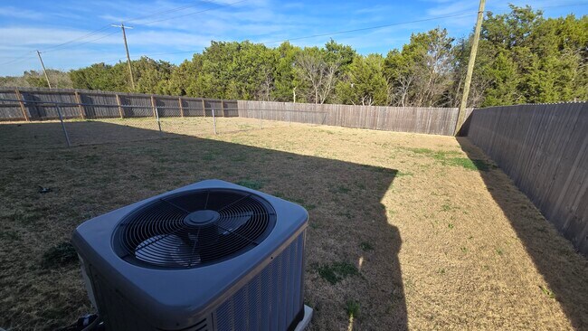 Enorme patio trasero - 605 Lost Trl