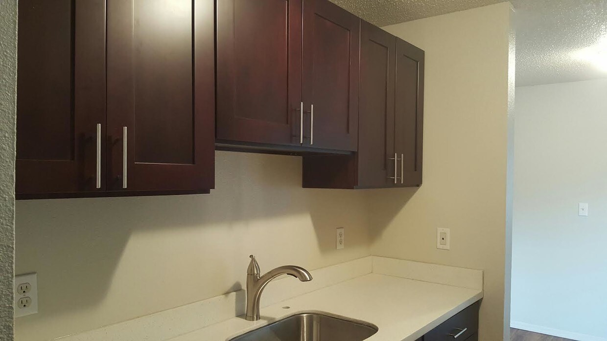 Foto principal - 6511 Rainier Ave S