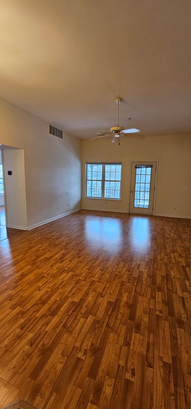 Foto del edificio - 1215 Joyce Ln
