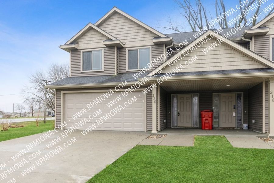 Primary Photo - LARGE TWO-STORY TOWNHOME!! 4 Bedroom, 2.5 ...