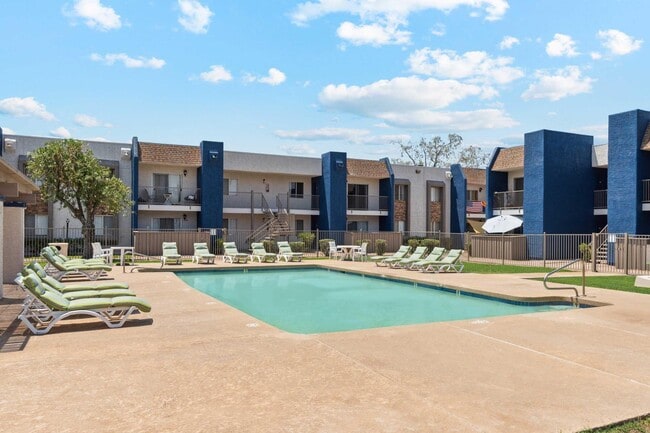 Building Photo - Sorrento Apartments