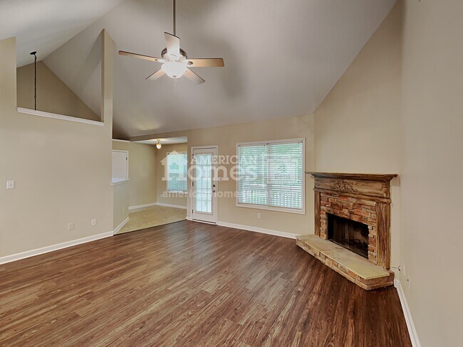 Building Photo - 55 Ellen Glen Way