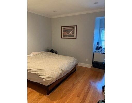 Foto del edificio - 823 E 6th St