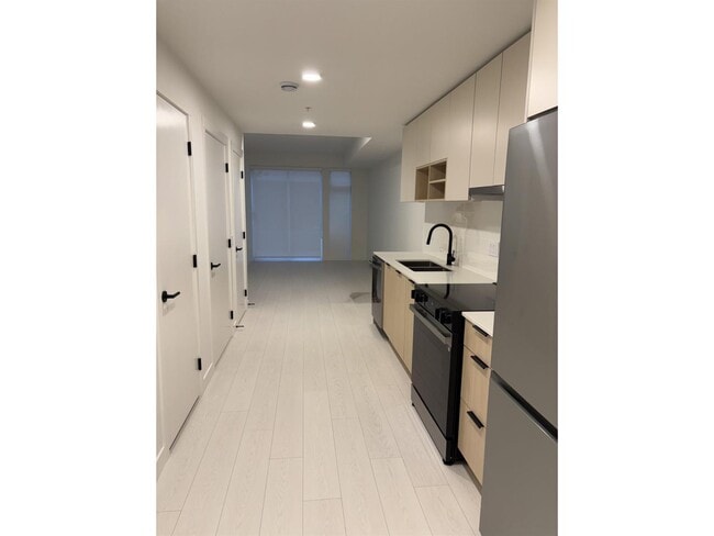 Building Photo - 10466-1138A 138a St