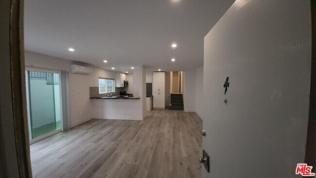 Foto del edificio - 1951 Selby Ave