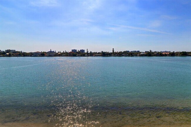 Foto del edificio - 7984 Sailboat Key Blvd S